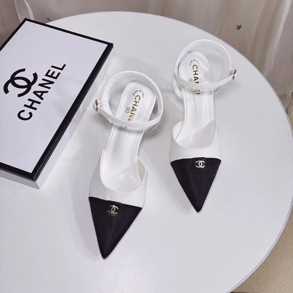 CHANEL Elegant Black and White Heels - Picture 9 of 9